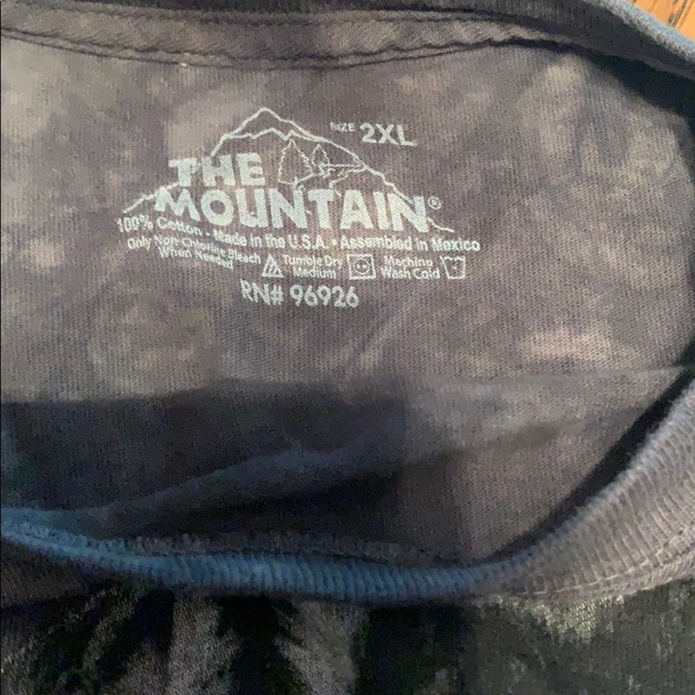 The Mountain gray tie dye tee with wolves. - Picture 4 of 5
